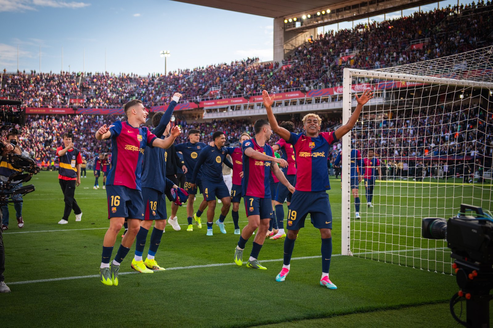 Hasil dan Klasemen Liga Spanyol: Gebuk Real Madrid 4-3, Barcelona Makin Dekat ke Tangga Juara