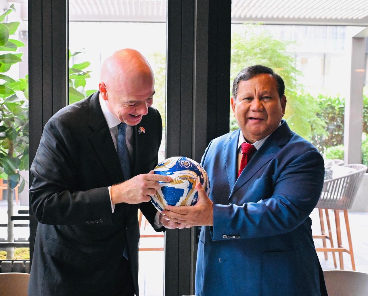 Presiden Prabowo Subianto Jumpa  Presiden FIFA di New York