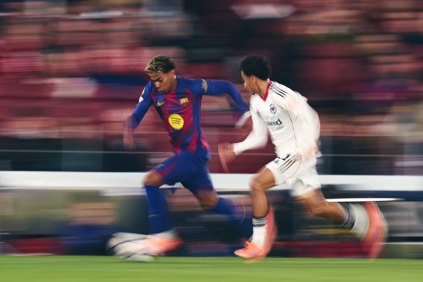 Hansi Flick Ganti Lamine Yamal di Laga Barcelona vs Eintracht Frankfurt Gara-Gara Ini