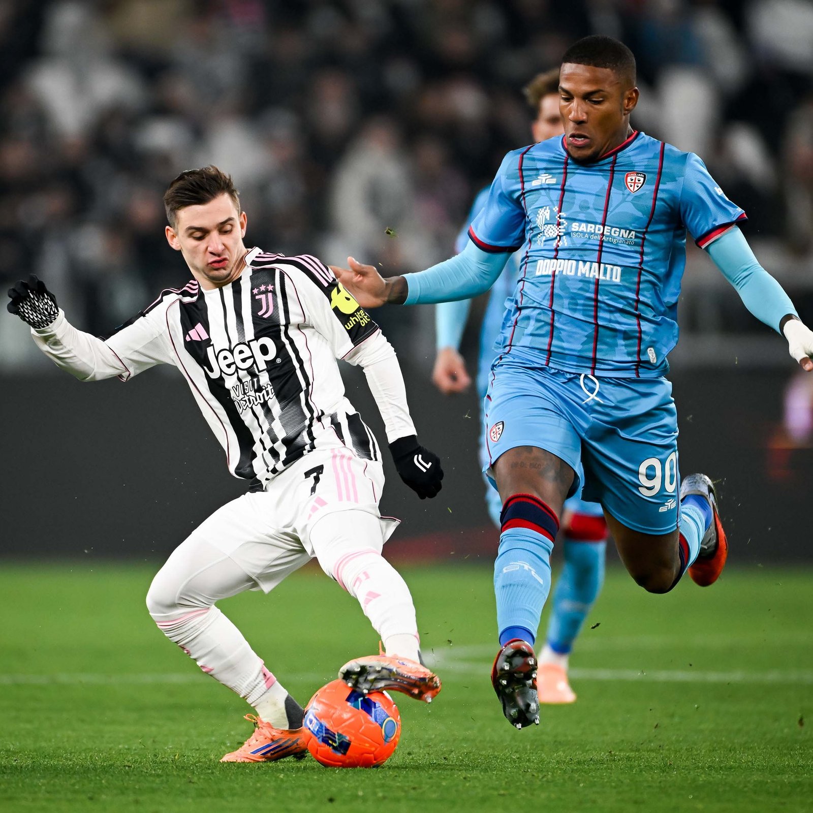 Hasil dan Klasemen Liga Italia: Juventus Sikat Cagliari, AC Milan Tekuk Lazio untuk Posisi Puncak