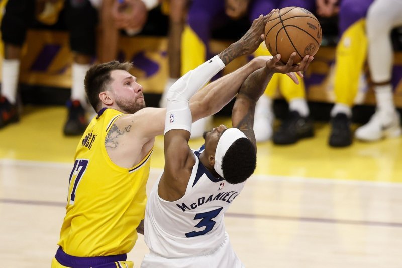 Hasil NBA: Luka Doncic Sakit Perut, LA Lakers Kalah dari Timberwolves di Laga ke-3 Playoff