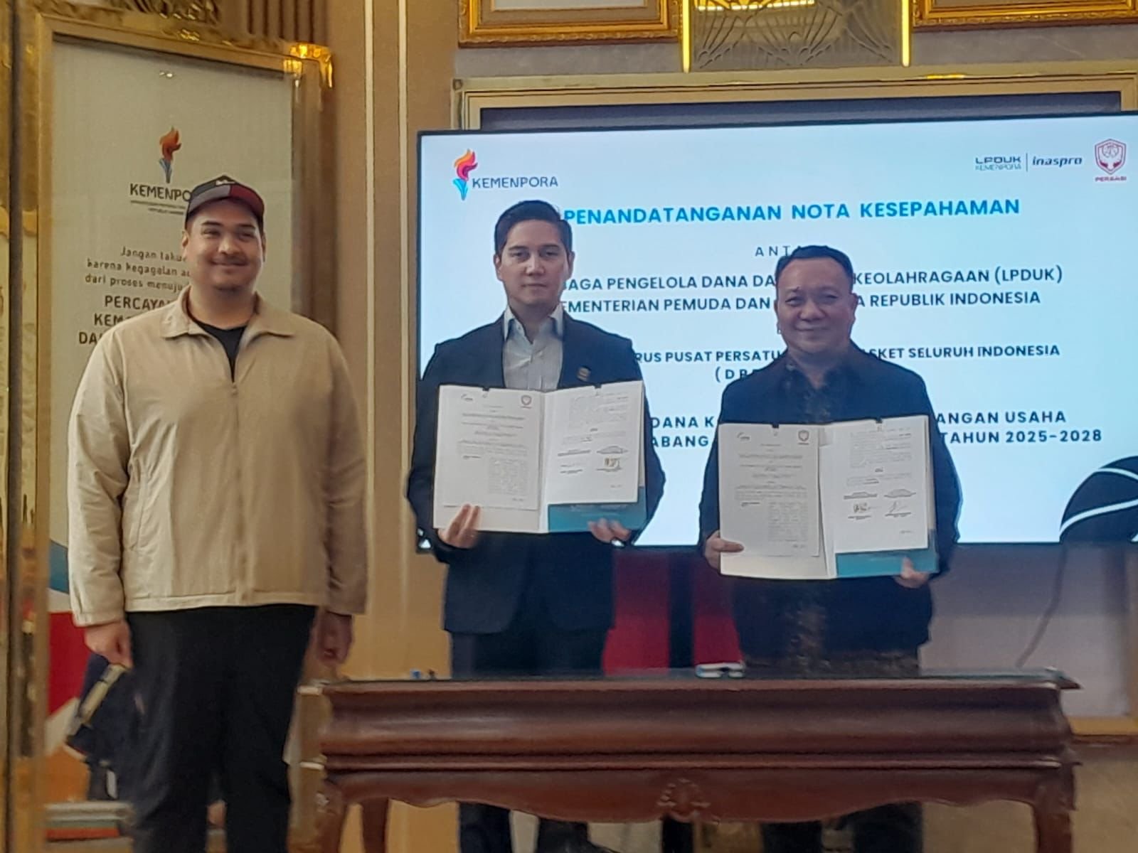  LPDUK dan PERBASI Teken MoU Strategis  Dorong Transformasi Industri Basket Nasional 2025-2028
