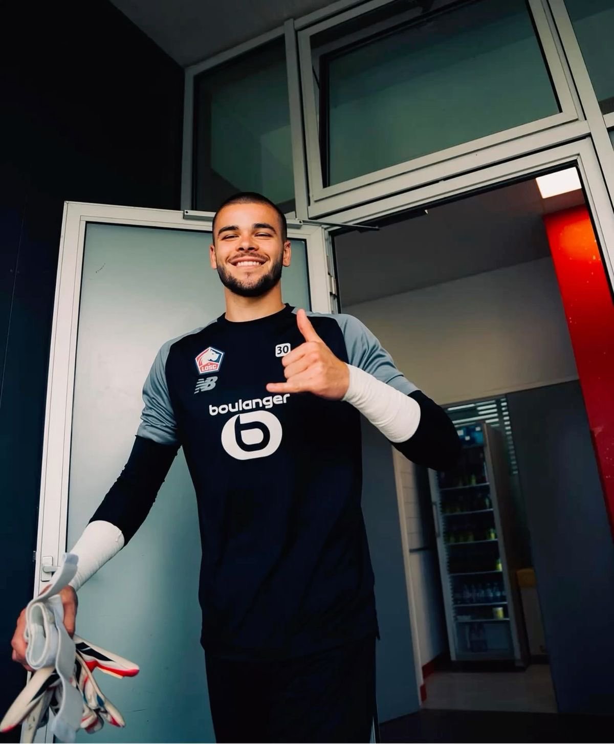 PSG Gusur Gianluigi Donnarumma dengan Hadirkan Kiper Anyar Lucas Chevalier