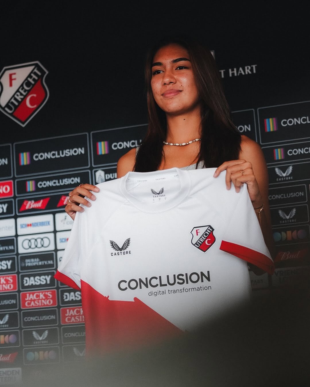 Striker Timnas Putri Indonesia Claudia Scheunemann Resmi Gabung FC Utrecht