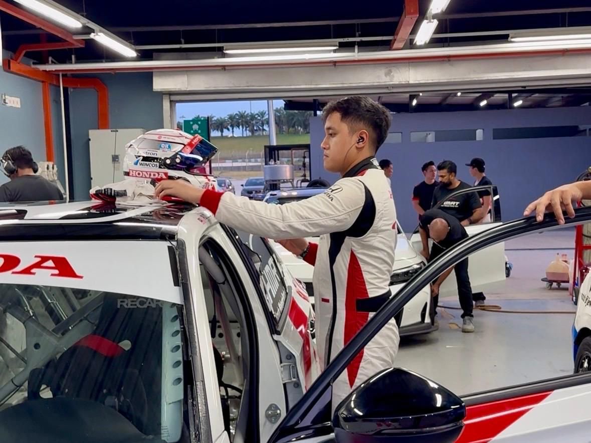 Kisah Duet Ayah dan Anak di Tengah Uji Ketahanan Sepang 1.000 KM