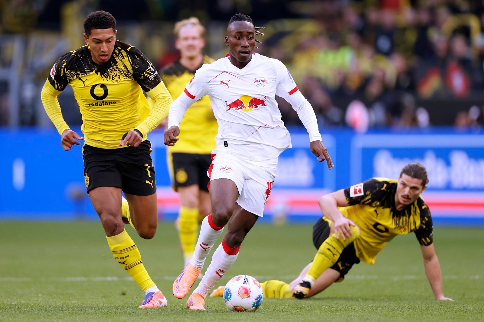 Hansi Flick Paksa Barcelona Rekrut Winger RB Lepzig di 2026