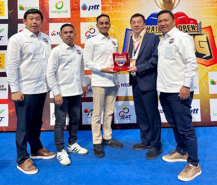  Presiden PERBATI, Ray Zulham Jalin Kerja Sama Strategis dengan Federasi Tinju Thailand