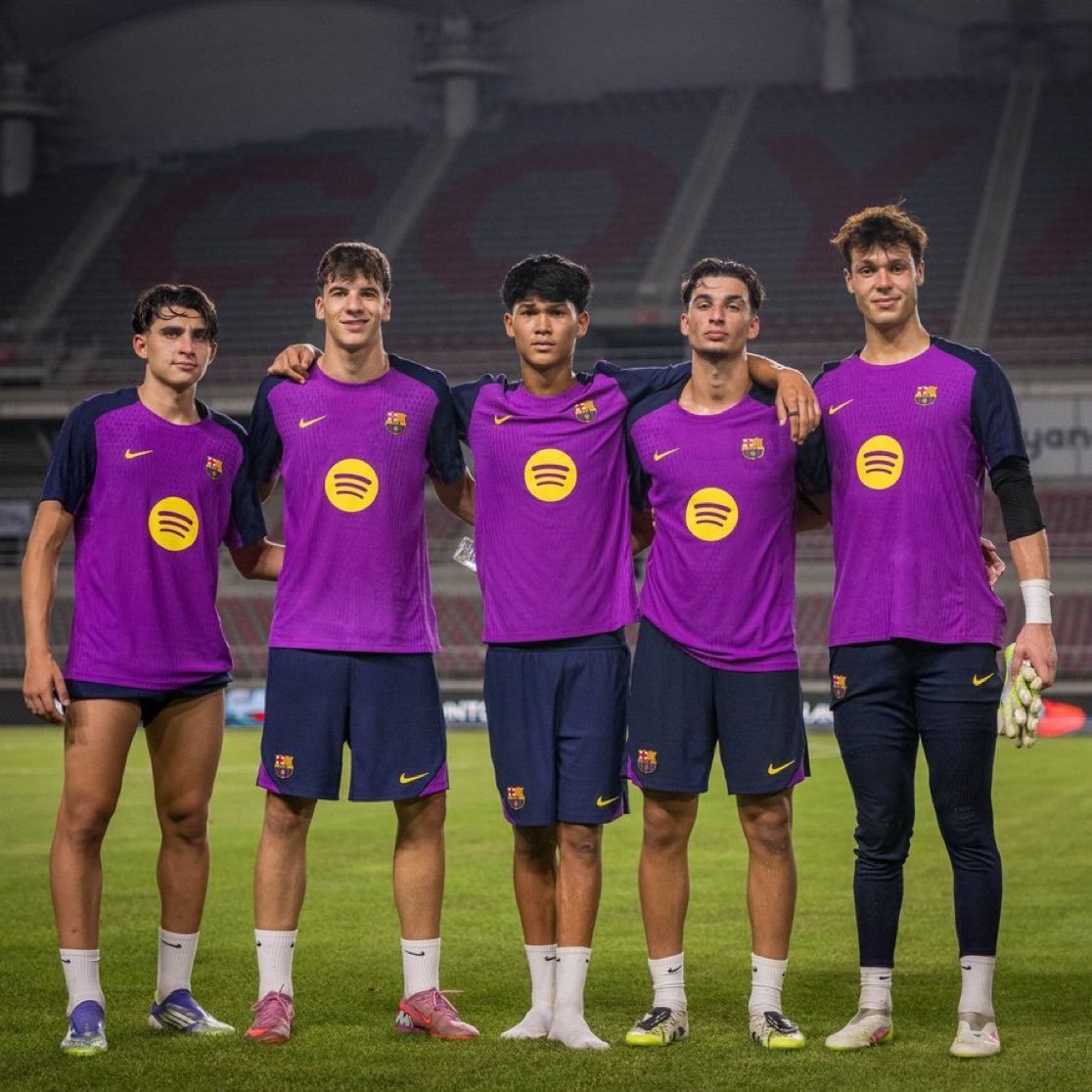 Barcelona Cuci Gudang, Satu Bintang Jebolan La Masia Bersiap Gabung Borussia Dortmund?