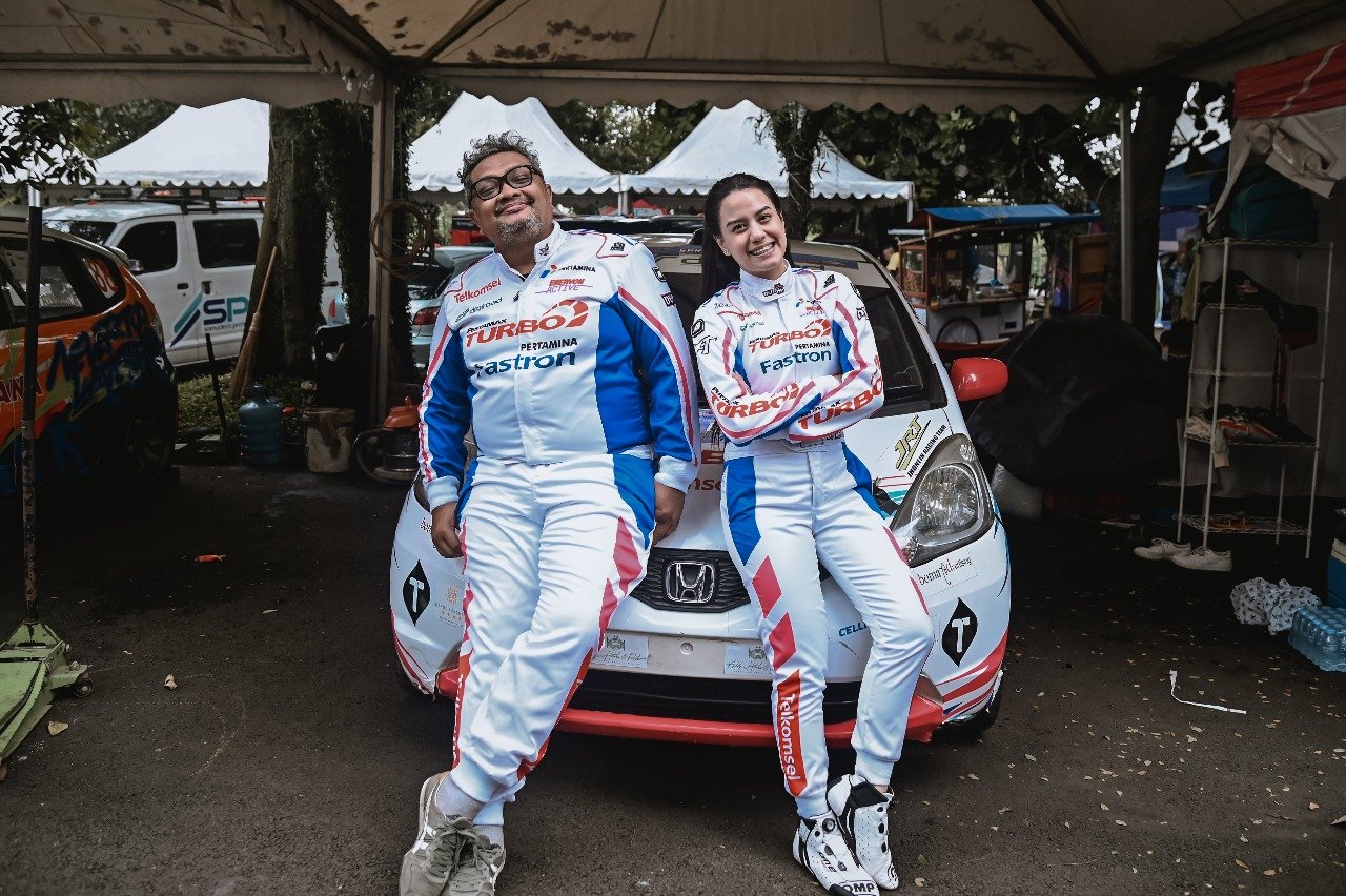 Luar Biasa, Diva Zahra Sukses Rebut 3 Besar Kejurnas Sprint Rally 2025 Meski Ada Trouble