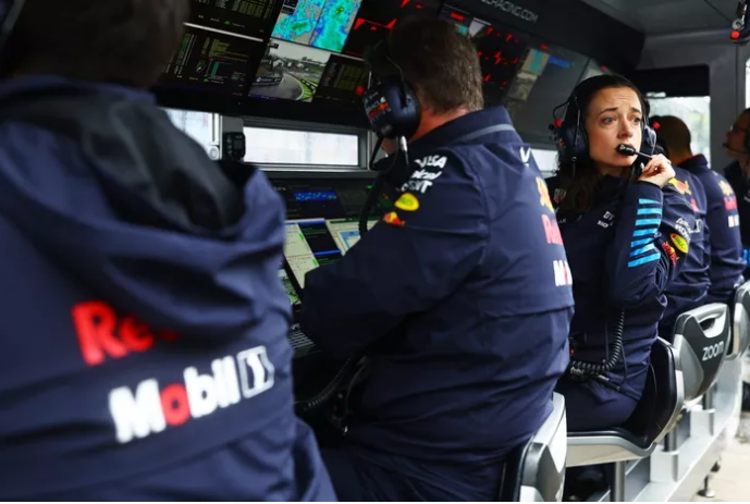 Mengenal Hannah Schmitz, Sosok Wanita Tangguh di Balik Sukses Red Bul dan Max Verstappen di F1