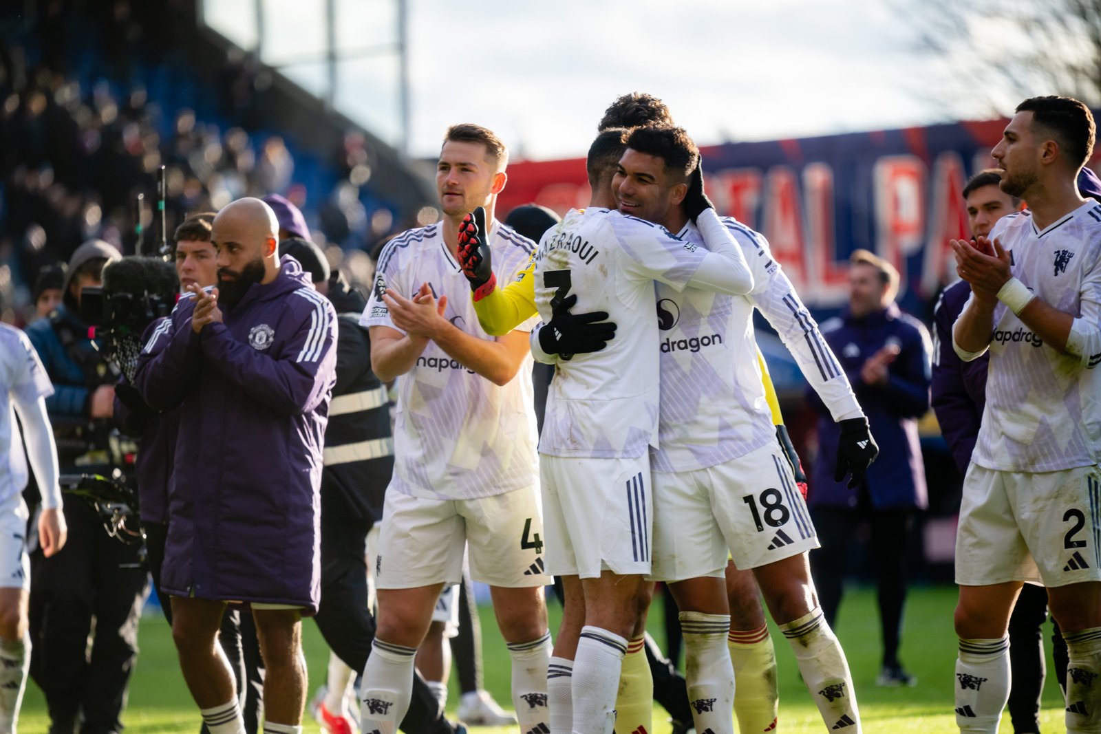 Hasil dan Klasemen Liga Inggris: Manchester United Menang, Arsenal Gagal Kalahkan 10 Pemain Chelsea