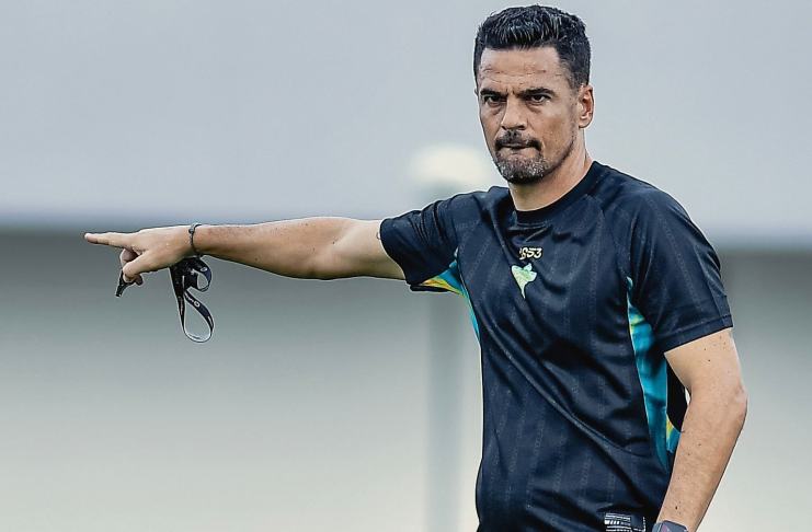 Persita vs Persebaya: Carlos Pena Usung Misi Bangkit