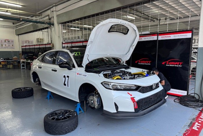 Pembalap Honda Racing Indonesia Avila Bahar Merenda Asa di Sepang