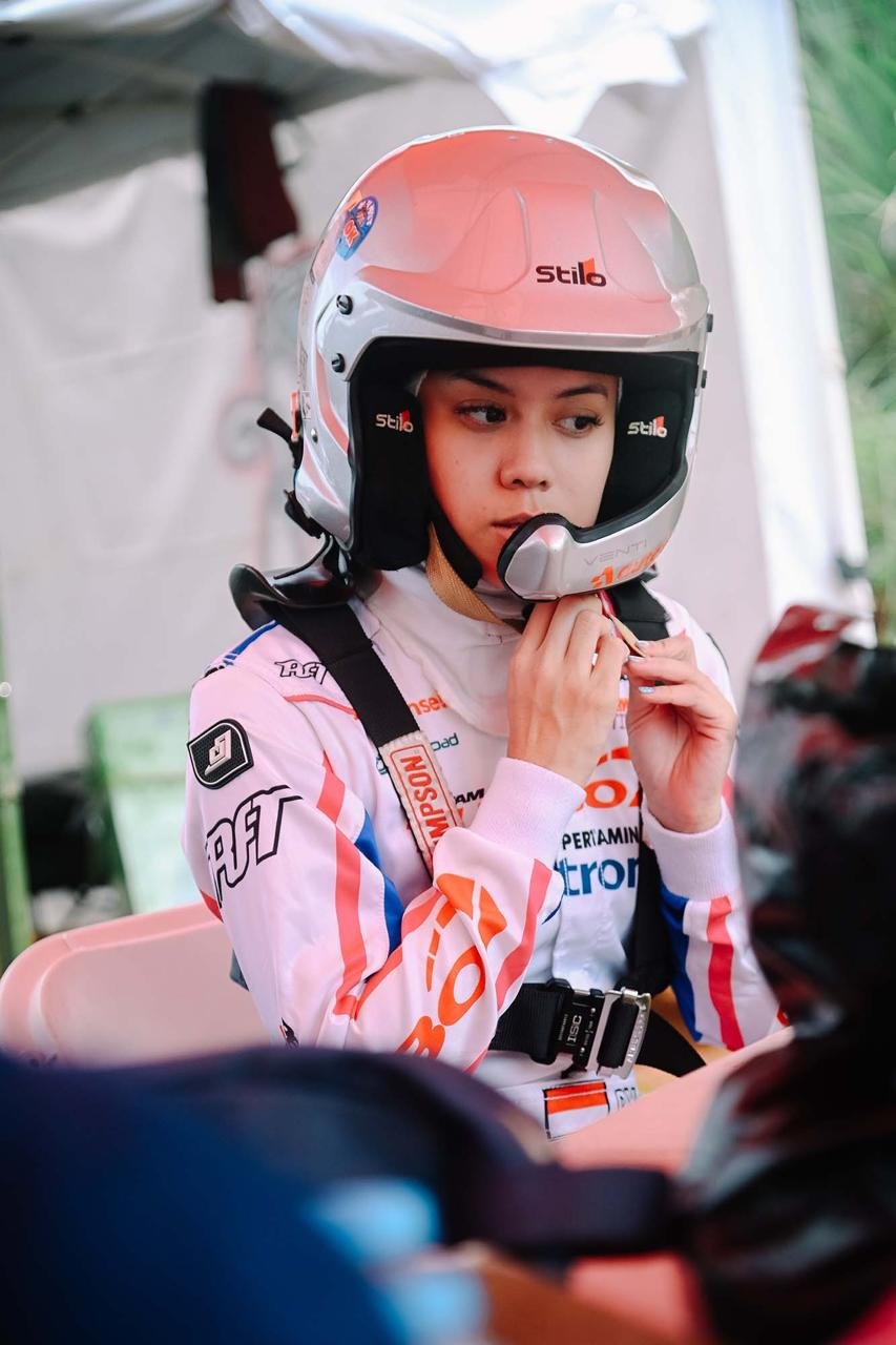 Diva Zahra Siap Tempur di Putaran Pamungkas Kejurnas Sprint Rally 2025