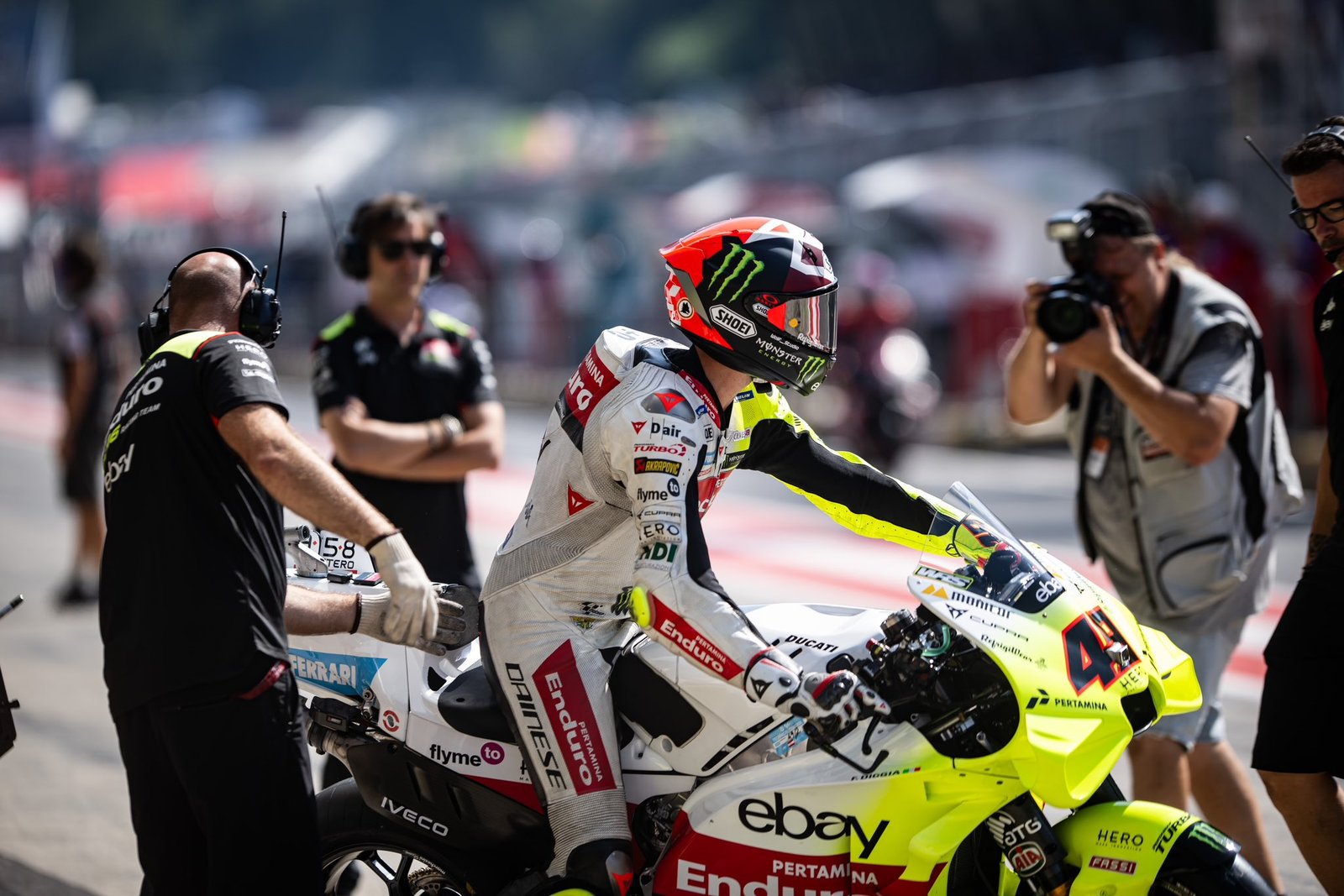 Ducati Terima Banyak Pukulan di MotoGP Inggris, Untung Marc Marquez Hoki!