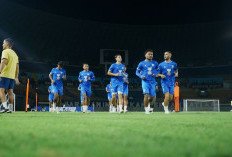 Persib Jalani Latihan di Malam Hari Selama Ramy, Begini Komentar Bojan Hodak