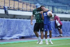 Pesan Pelatih Persib Bojak Hodak untuk Beckham Putra di Timnas Indonesia