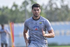 Tekad Bek Tangguh Brasil Julio Cesar Jalani Latihan Pertama dengan Persib