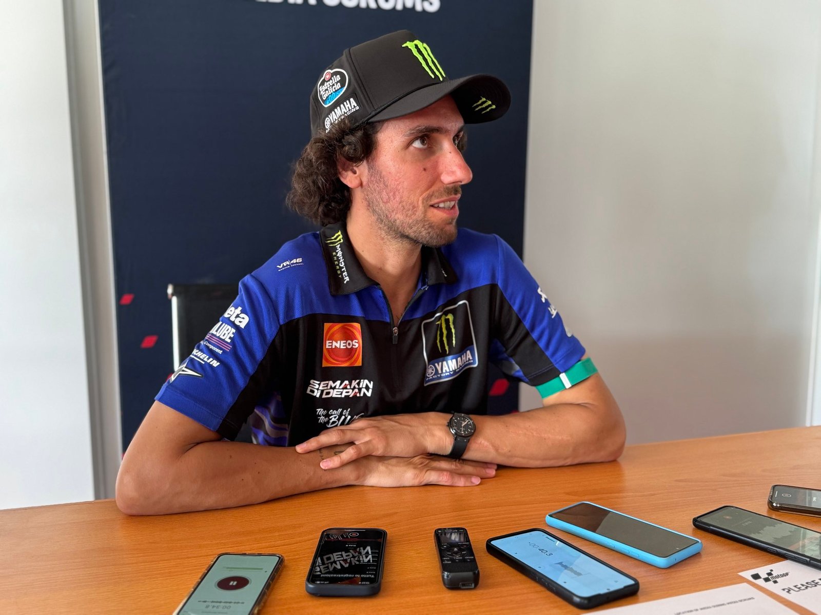 Alex Rins Bongkar Rahasia Yamaha soal Mesin Baru V4 di Motor