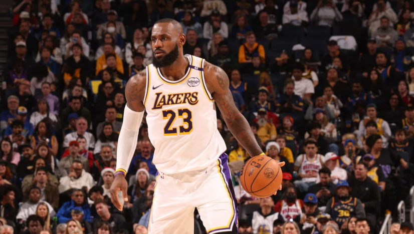 Pelatih LA Lakers Ungkap Penyebab LeBron James Absen Lawan Sacramento Kings