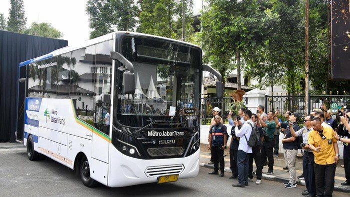 Cihuy, Warga Bandung dan Sekitarnya Punya Bus Mini Baru Metro Jabar Trans